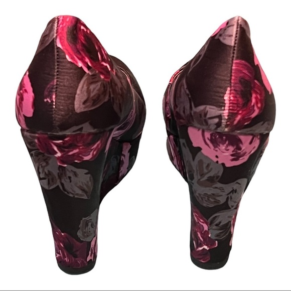 Madden Girl EXPLODE Satin Wedge Y2K Platform Heels Black Rose Glam Slip-On Shoes - Picture 5 of 6